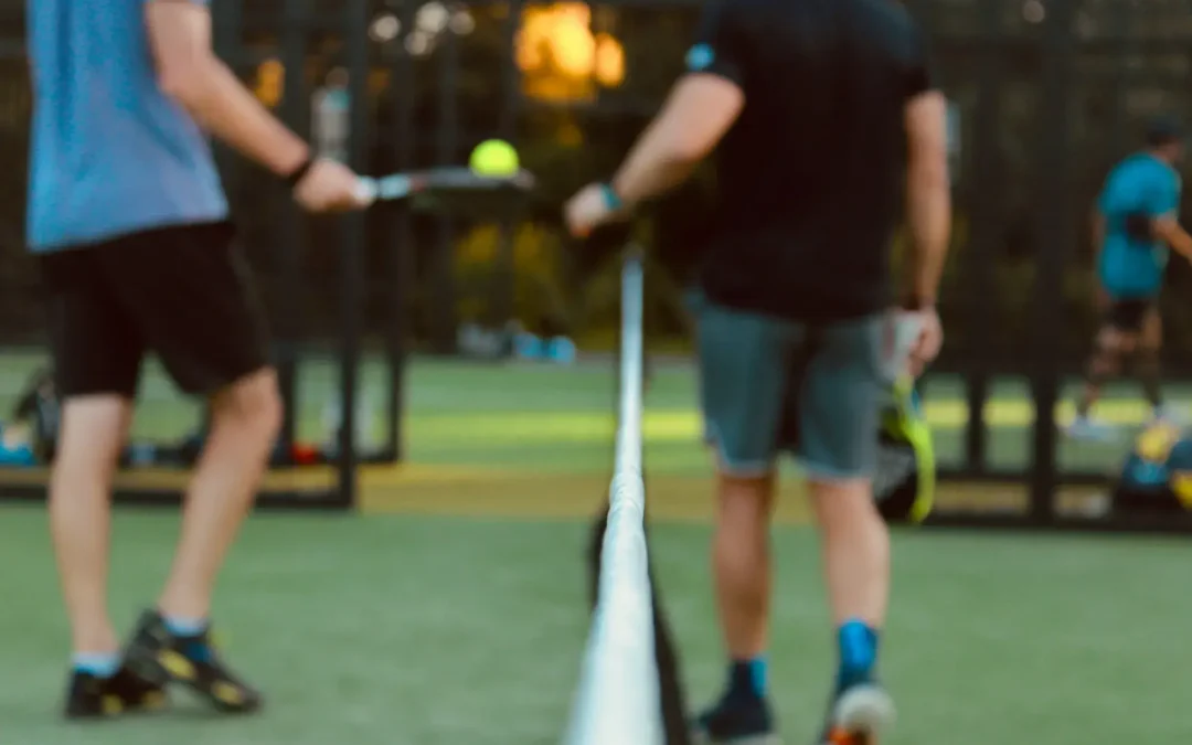 Zo leer je padel als beginner (in 4 stappen)